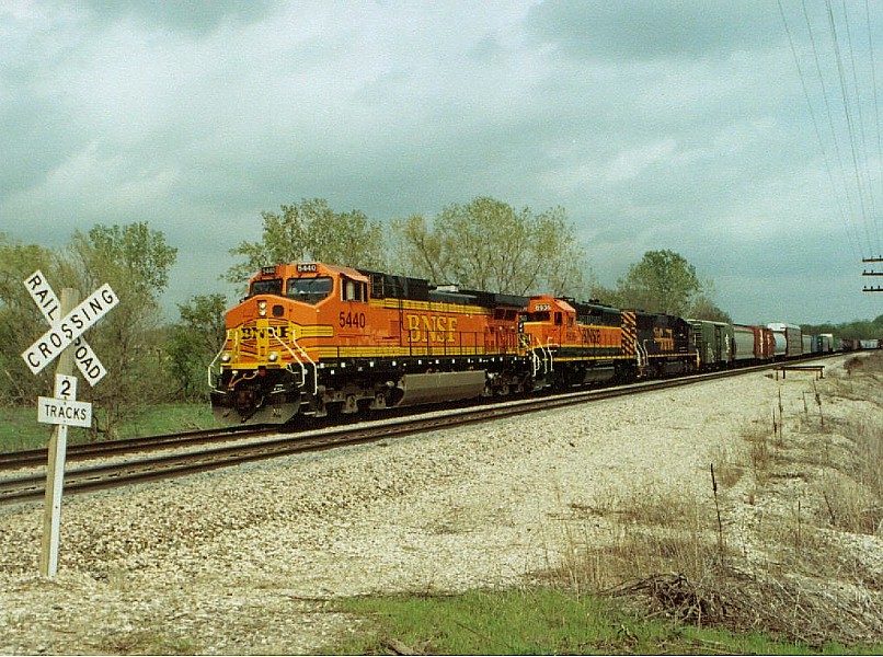 bnsf5440_800x600.JPG (197059 bytes)