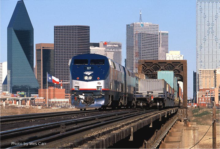 Amtrak 21 departing downtown Dallas