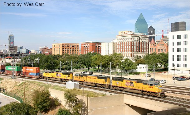 UP 3968 - downtown Dallas