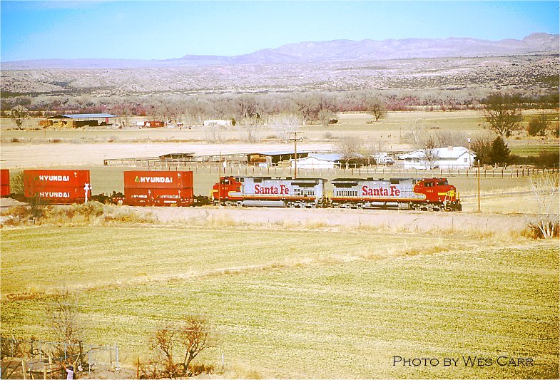 ATSF C44-9W 643 leads a westbound MBELELP south of Socorro, NM