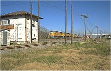  UP westbound stacks pass Tower 17 in Rosenberg