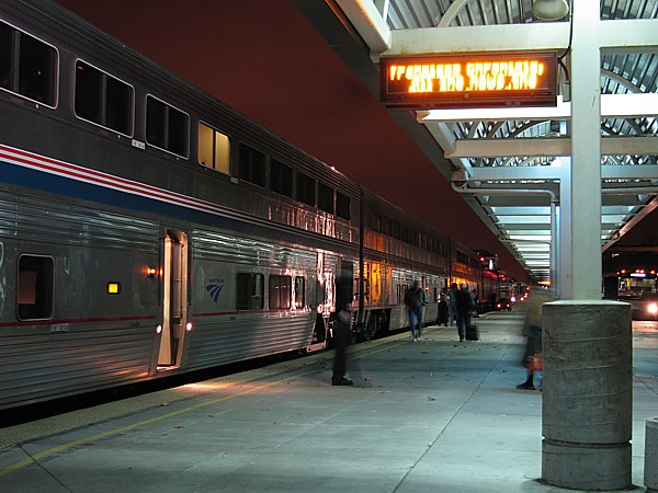 Oakland - Jack London Square station platform