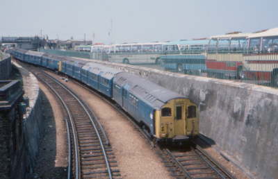 Standard Stock 033 and 043 taken at Ryde Esplanade