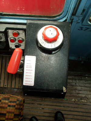 Combined Traction Brake Controller and Selector Swithch
