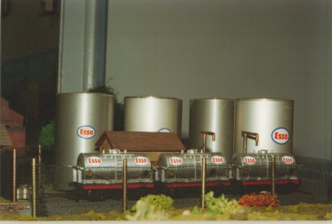 Esso2_sml.jpg (23973 bytes)