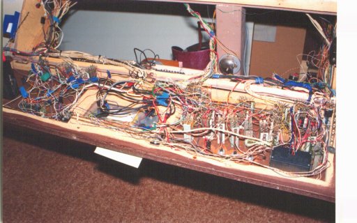 const93_sml.jpg (48850 bytes)