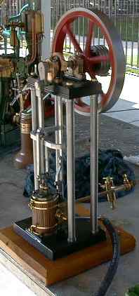 vertical steam engine