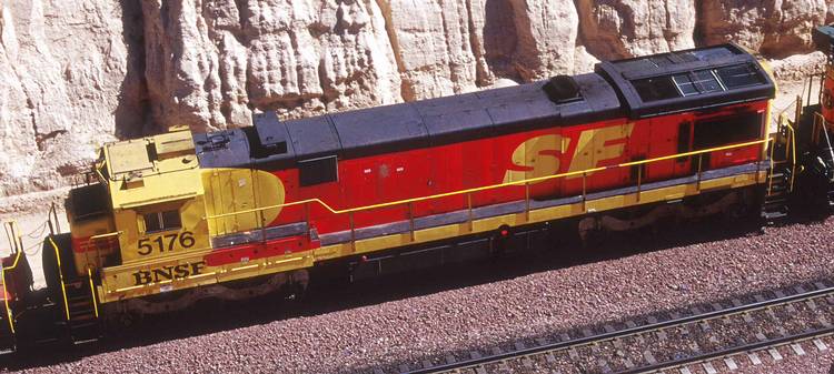Top-down photo of Kodachrome C30-7 BNSF5176, Cajon Summit Cut