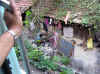 Slums.jpg (64145 bytes)
