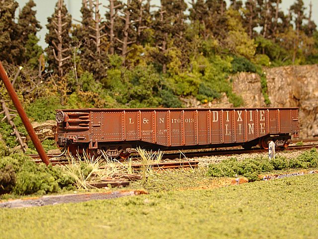 L&N Gondola #170013 Angle View