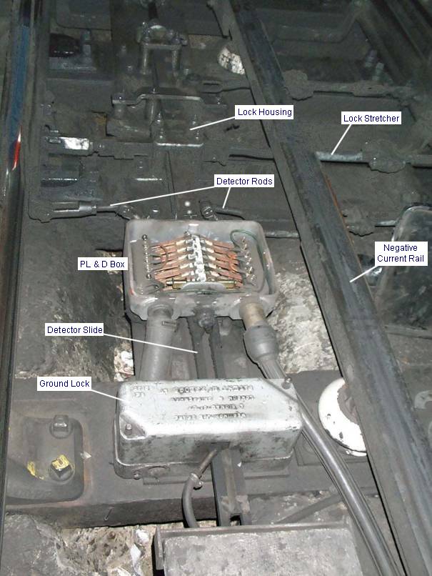 DM-23a pts contacts box.jpg (70880 bytes)