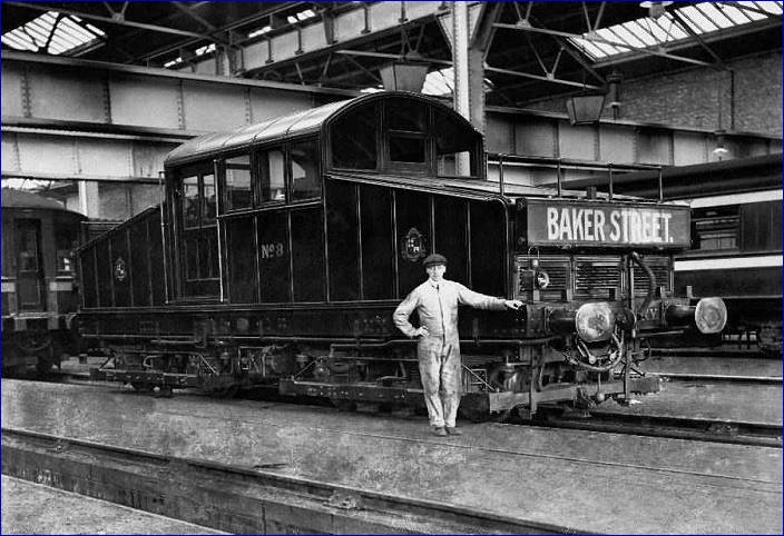 Met BW loco.jpg (68454 bytes)