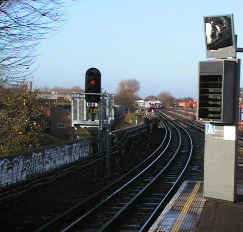 Stamford Brook DR WB Starter R.JPG (29713 bytes)