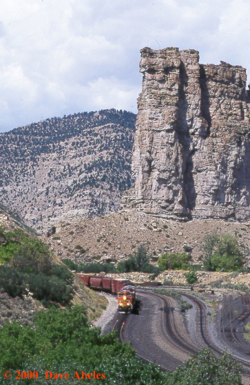 Eastbound BNSF run-through train at Castle Gate, UT 08/18/00